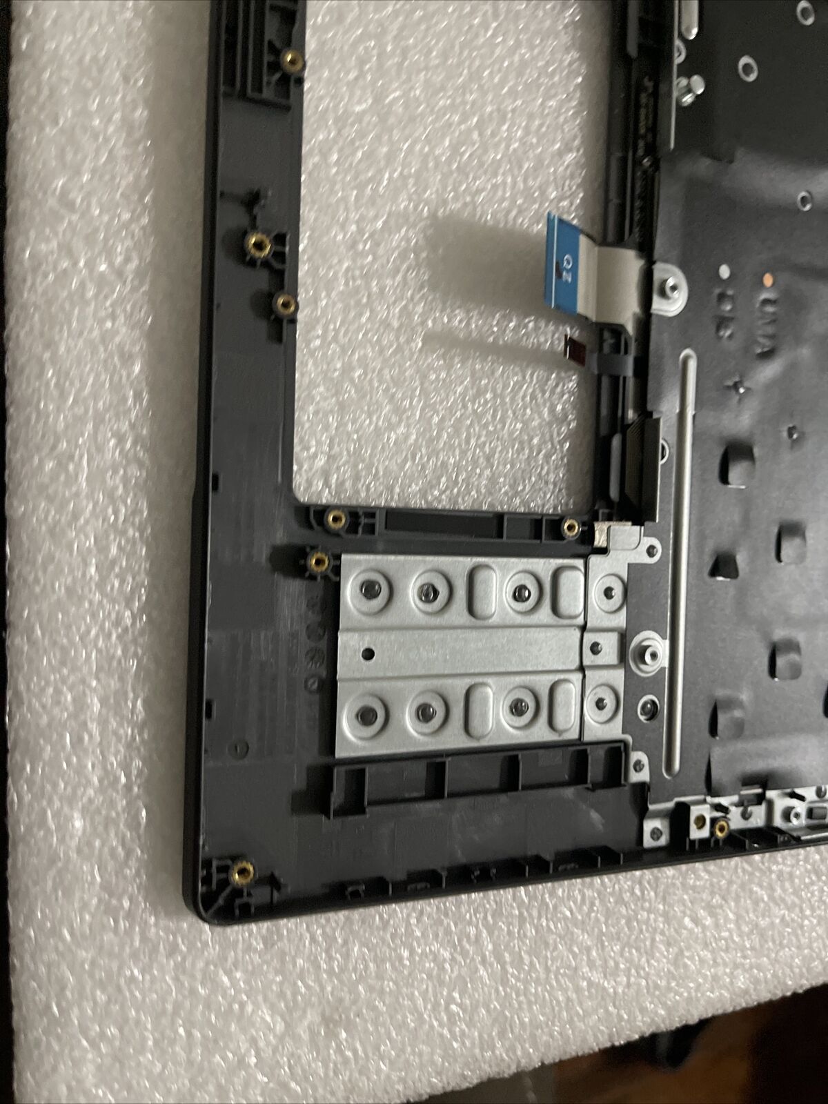 Dell Latitude 3540 Palmrest US English keyboard DVR0W 0DVR0W H1 P5 damage Broke