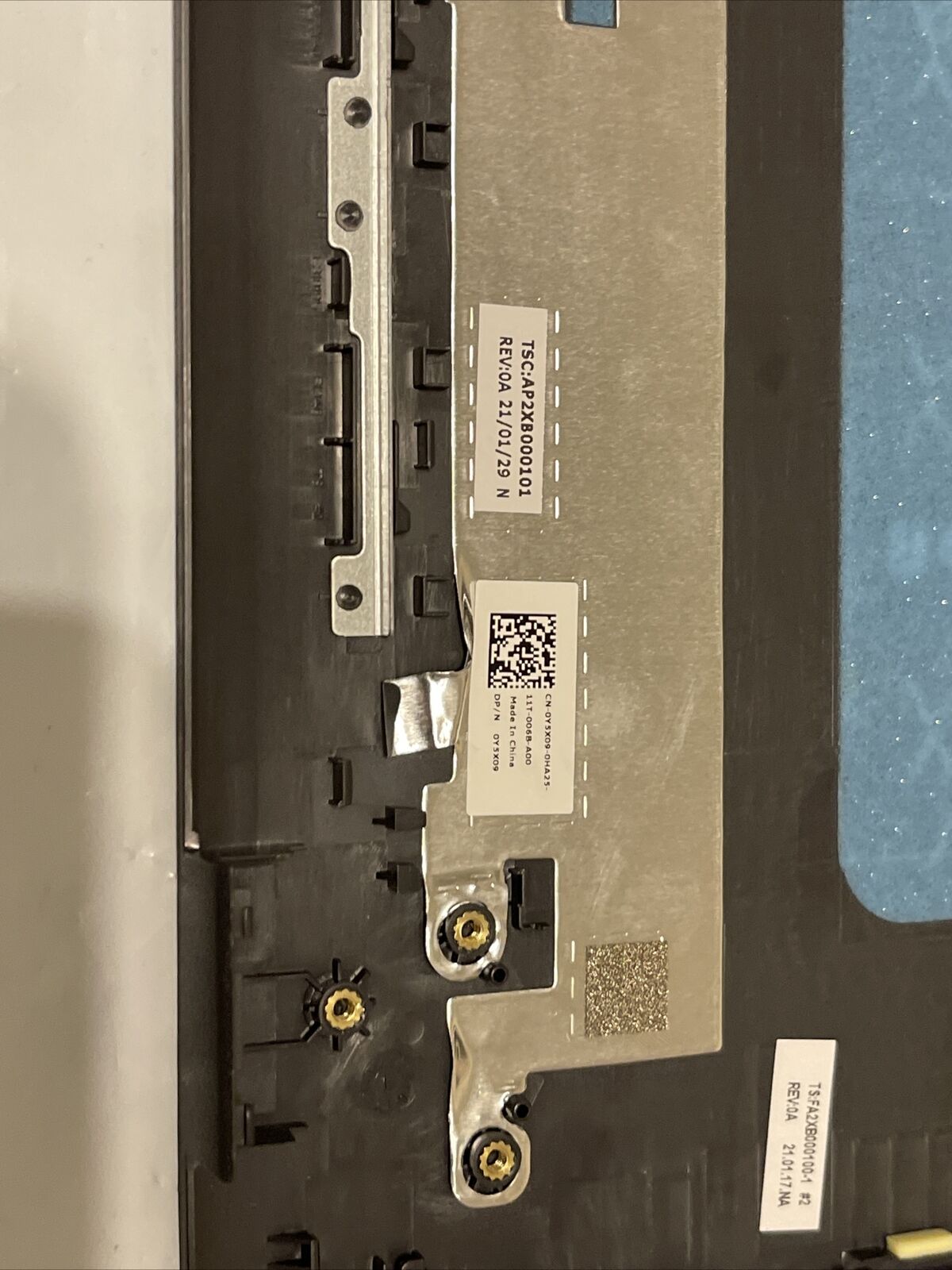 Genuine DELL Vostro 3501 top lid Cover without hinges 0Y5X09 Y5X09 C2 P1