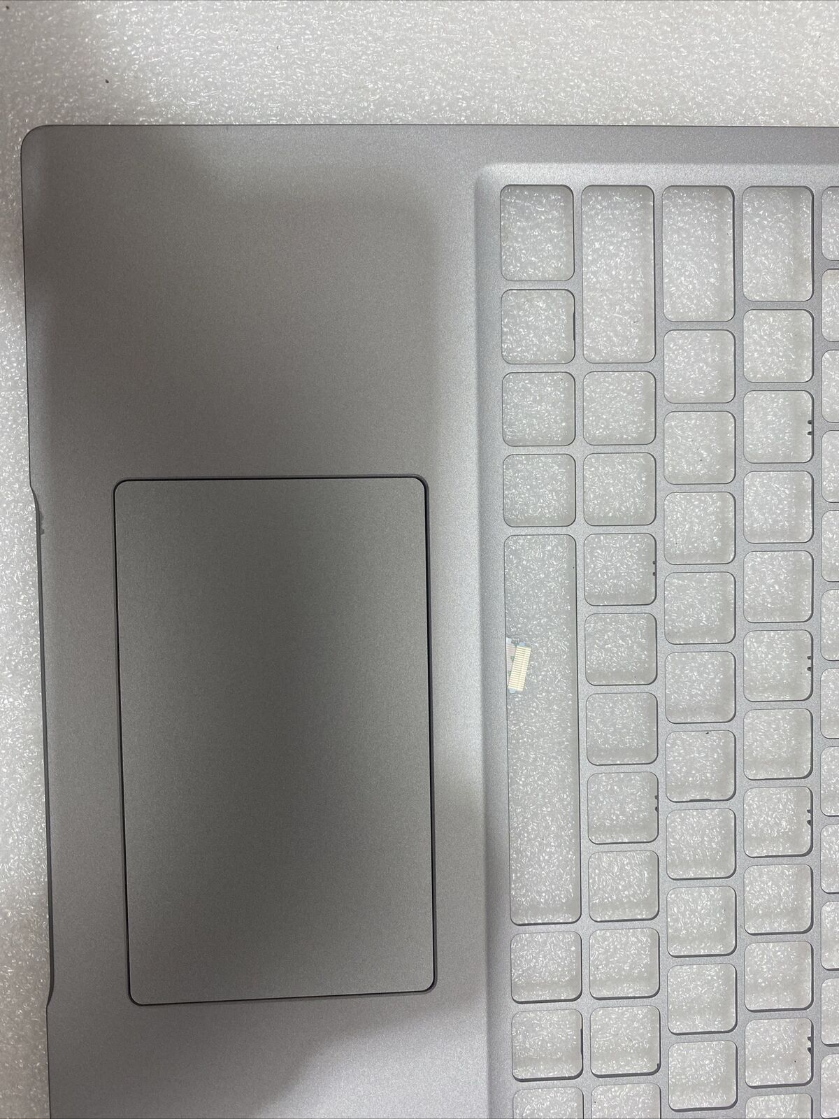 Dell Latitude 5520 Precision 3560 Laptop Palmrest Touchpad DDMHF 09CM3 SD A1