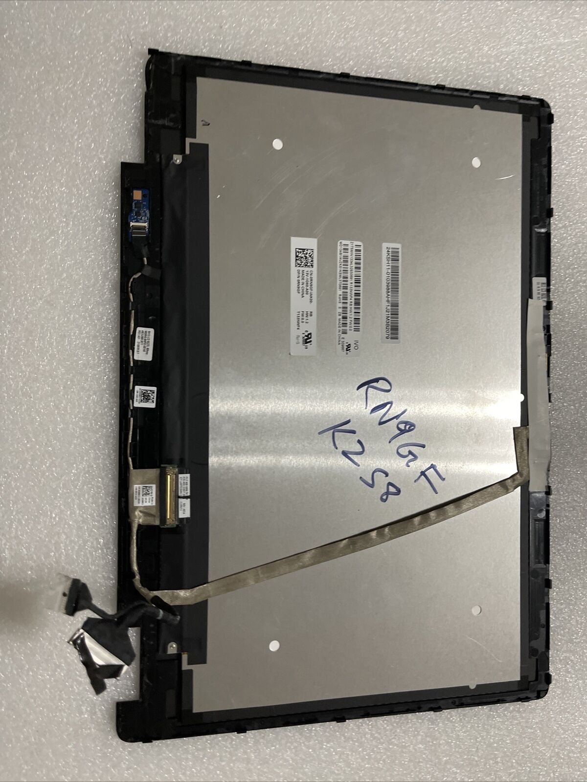 DELL LATITUDE 3310 2-IN-1 13.3 TOUCHSCREEN FHD RN9GF K2 S8 Broken Corner Plastic