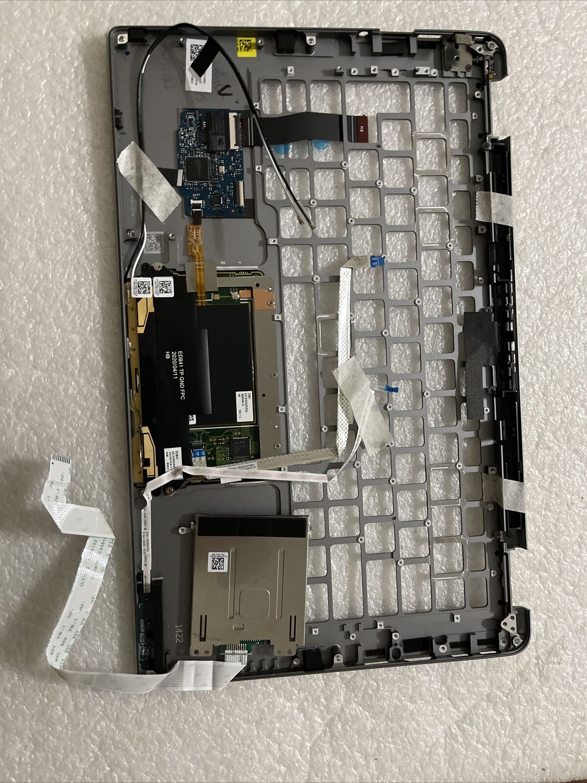 Dell Latitude 9410 2-in-1 Laptop Palmrest Touchpad Smart card 7482J 07482J H2A1