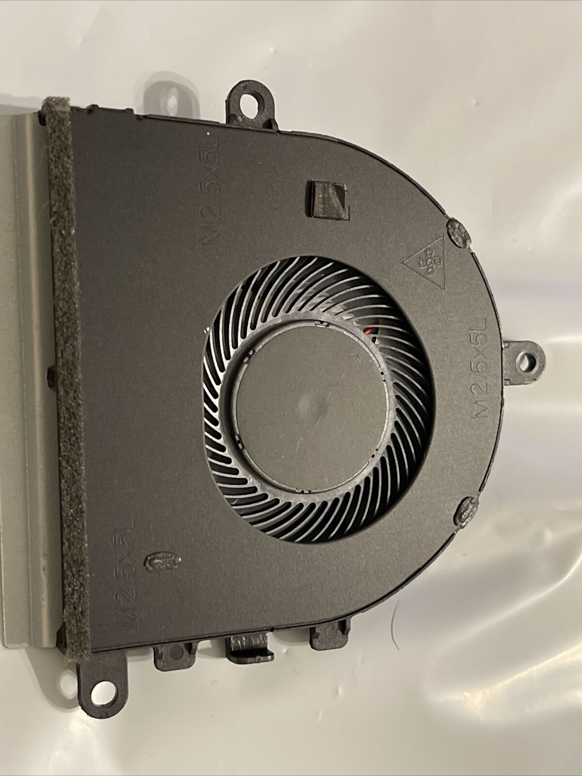 Genuine Dell Inspiron 15 5570 5575 I5575 5593 CPU cool fan 7MCD0 07MCD0 P3