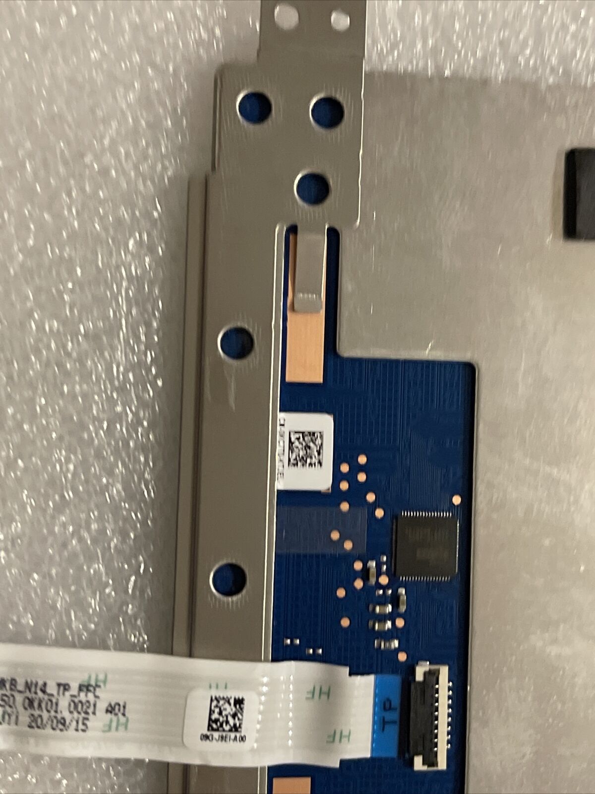 Genuine DELL Inspiron 5401 | 5402 P130G Touchpad Silver W Cable 0KC7T0 H1 B3