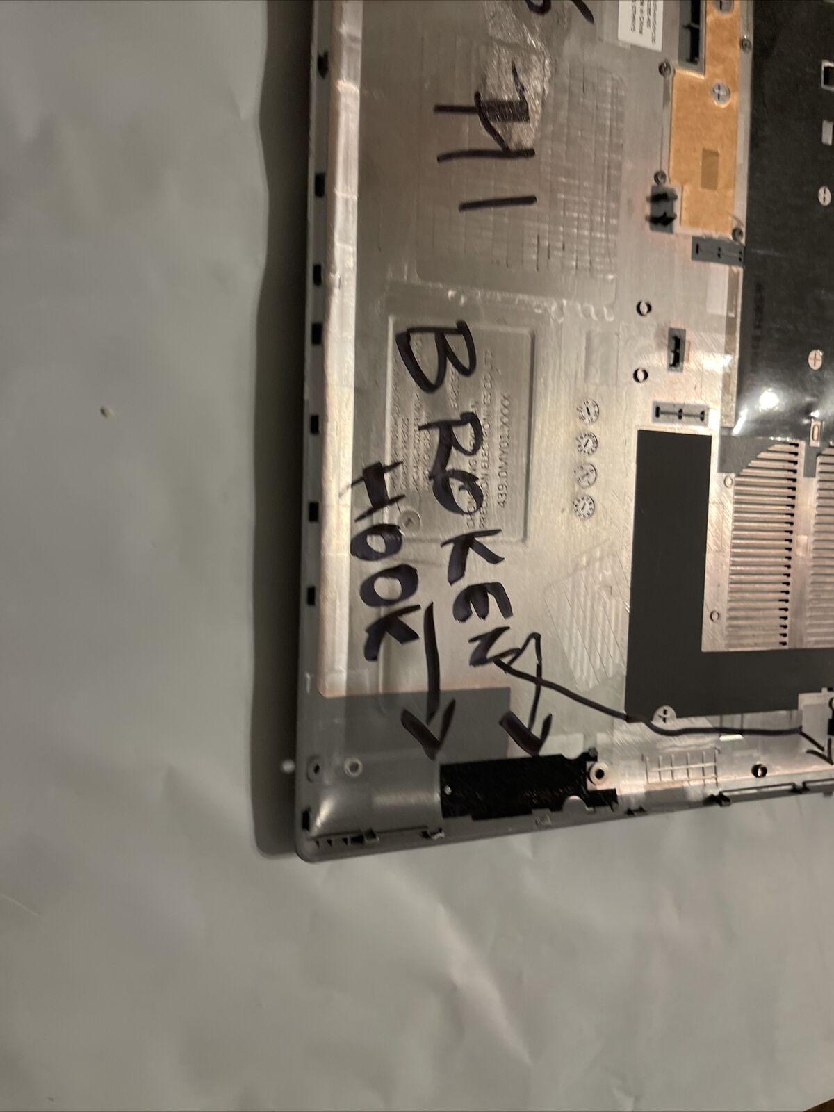 Dell Inspiron 14 5415 5410 Bottom Cover 7HNY5 07HNY5 H1 C1 Broken clips Read