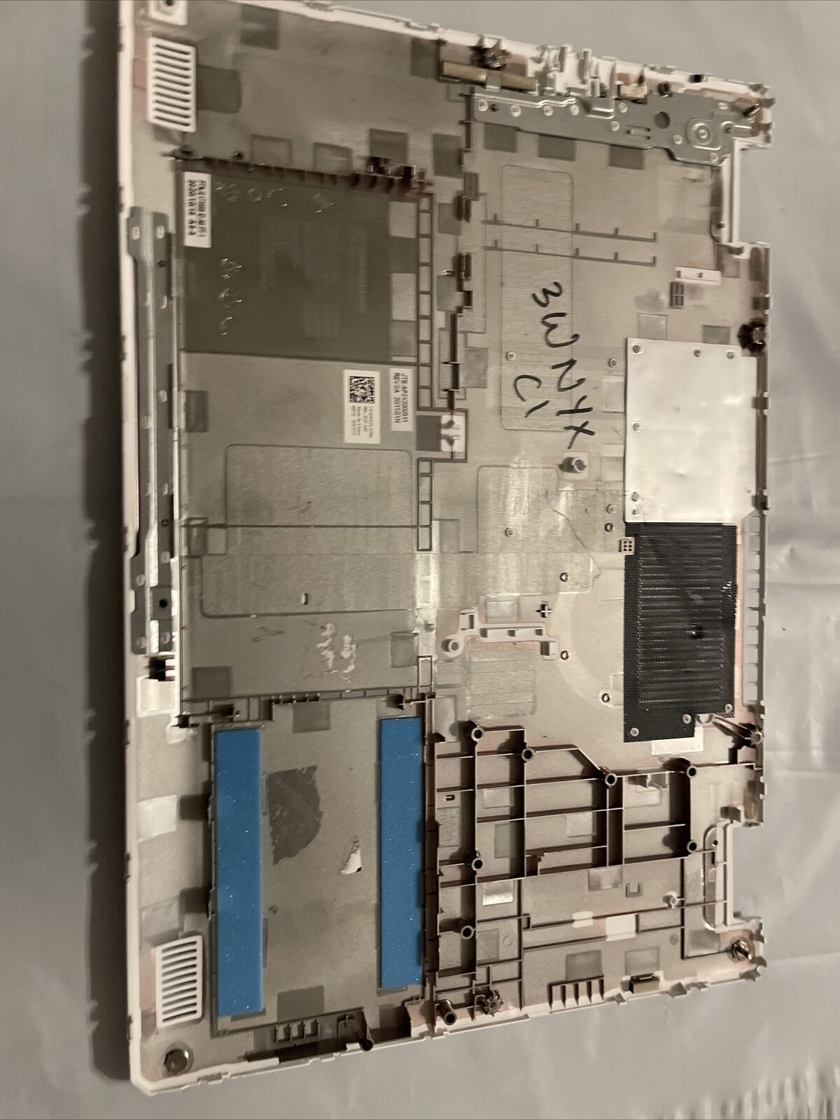 Genuine Dell Inspiron 3505 Laptop Bottom Base Cover White 3WNYX 03WNYX C1