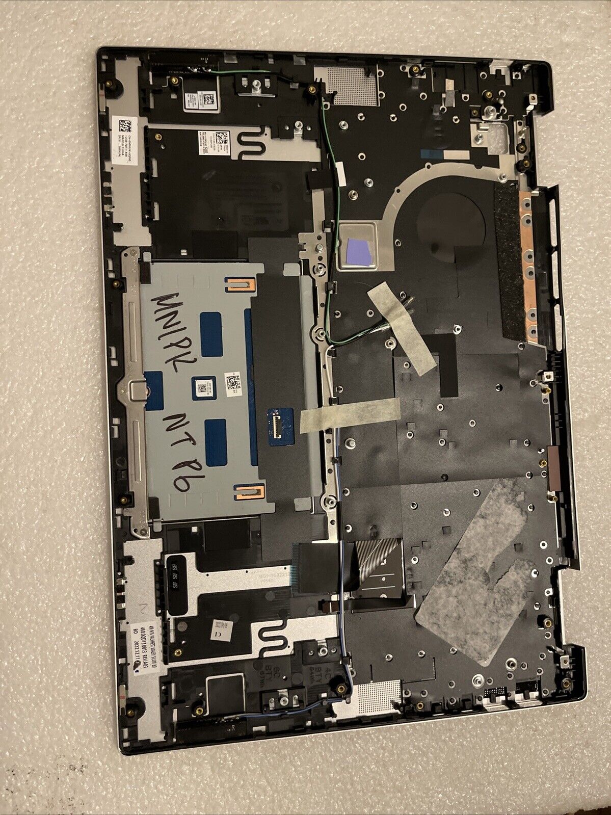 Dell Inspiron 16 7620 2in1 Palmrest US English Keyboard Silver 1XY4N MN1PK Nt P6