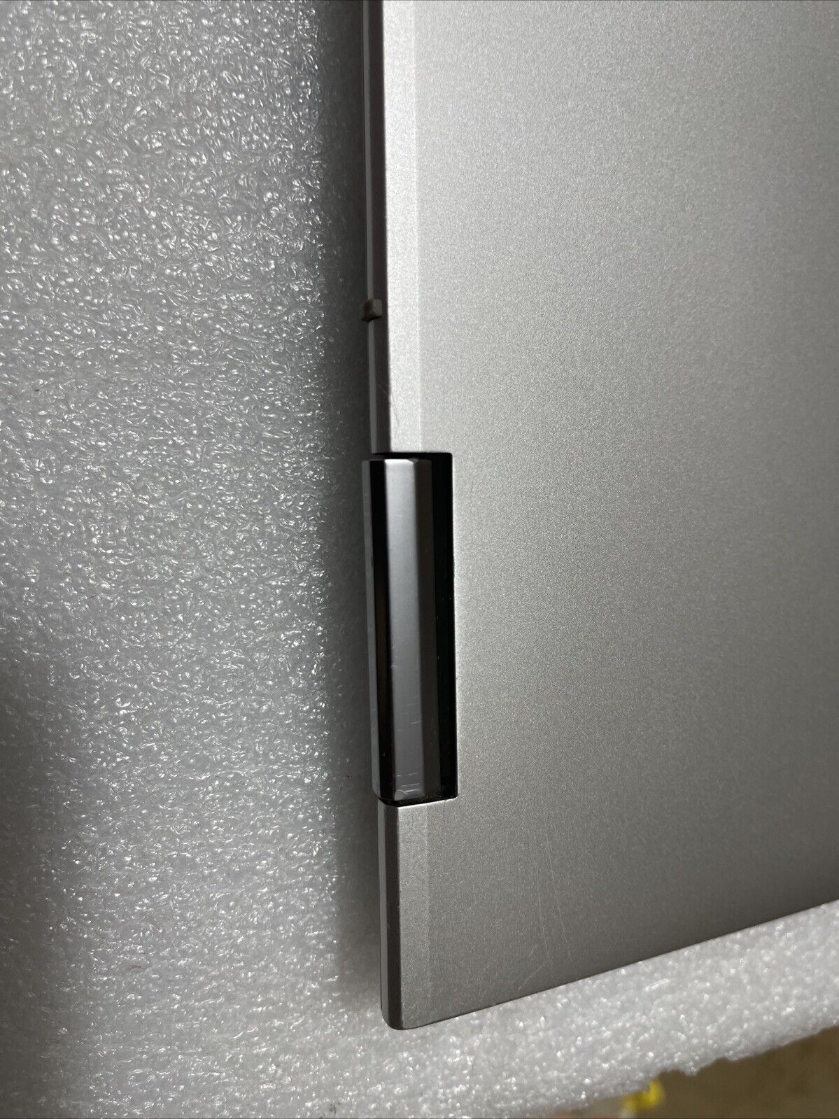 DELL INSPIRON 7706 2In1 17.3 QHD+ Lcd Silver TOUCHSCREEN 7TD3M HTF1 Loose Hinge