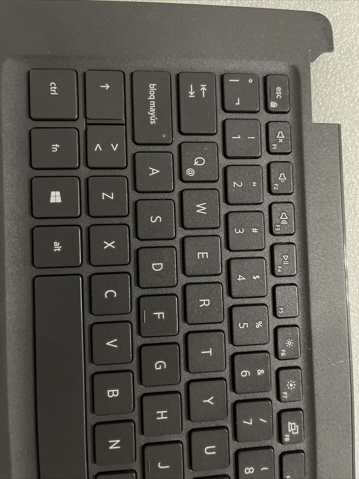 Genuine Dell Latitude 3410 E3410 Laptop Palmrest Spanish Keyboard 0MC2P NSb5