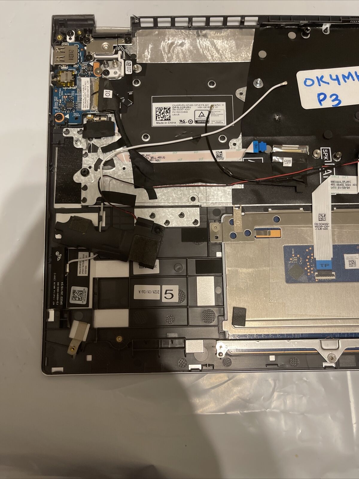 Genuine Dell Inspiron 7400 Palmrest USEng Backlit Keyboard Silver CJ7N3 K4MHC P3