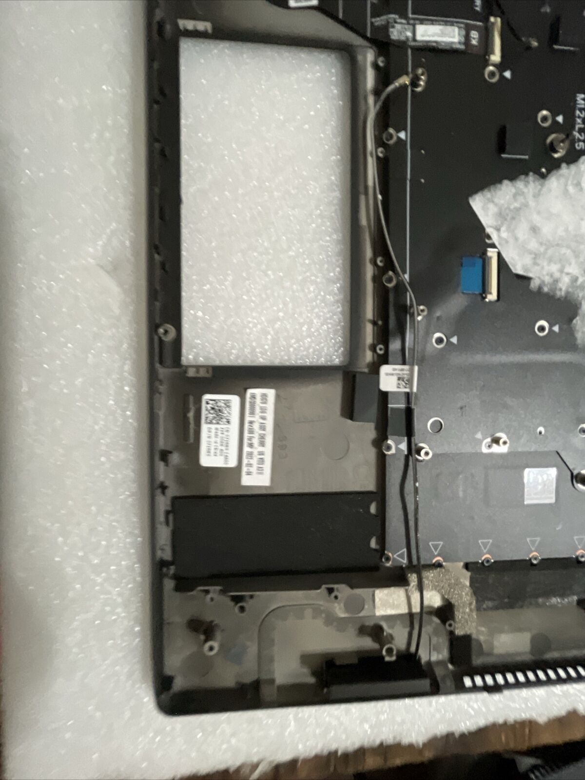 Genuine Dell Alienware X17 R2 Palmrest keyboard US English 718M9 0718M9 K6 P8