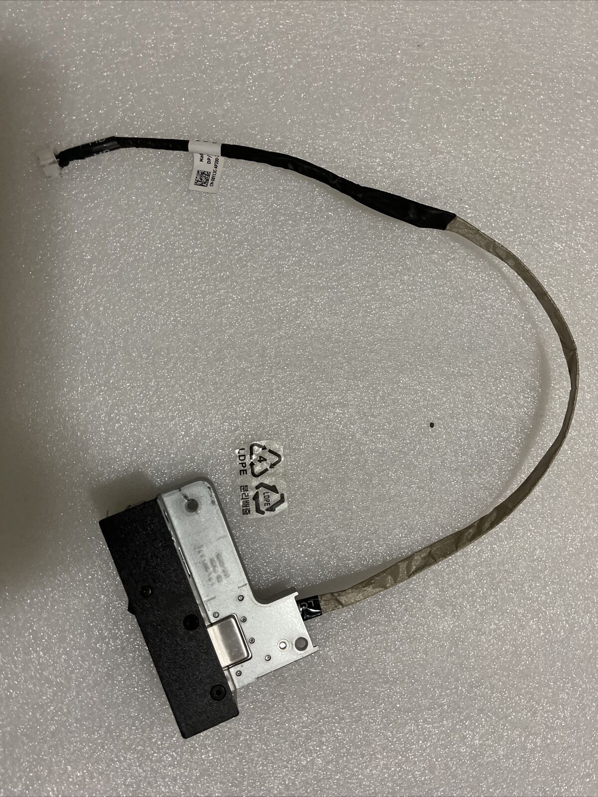 DELL EMC POWEREDGE R7525 LEFT RACK EAR LATCH CABLE 3T9M7 DTRNY 8Y13C 534GC K1