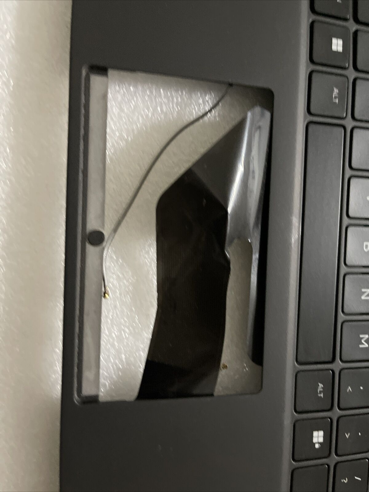 Genuine Dell Alienware x17 R2 US English Keyboard Palmrest 0346YC 346YC H2P2