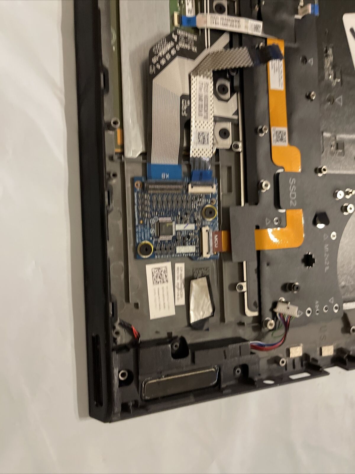 Dell ALienware M15 R3 Laptop Palmrest US Keyboard Touchpad Speakers 03DYGJ H1P8