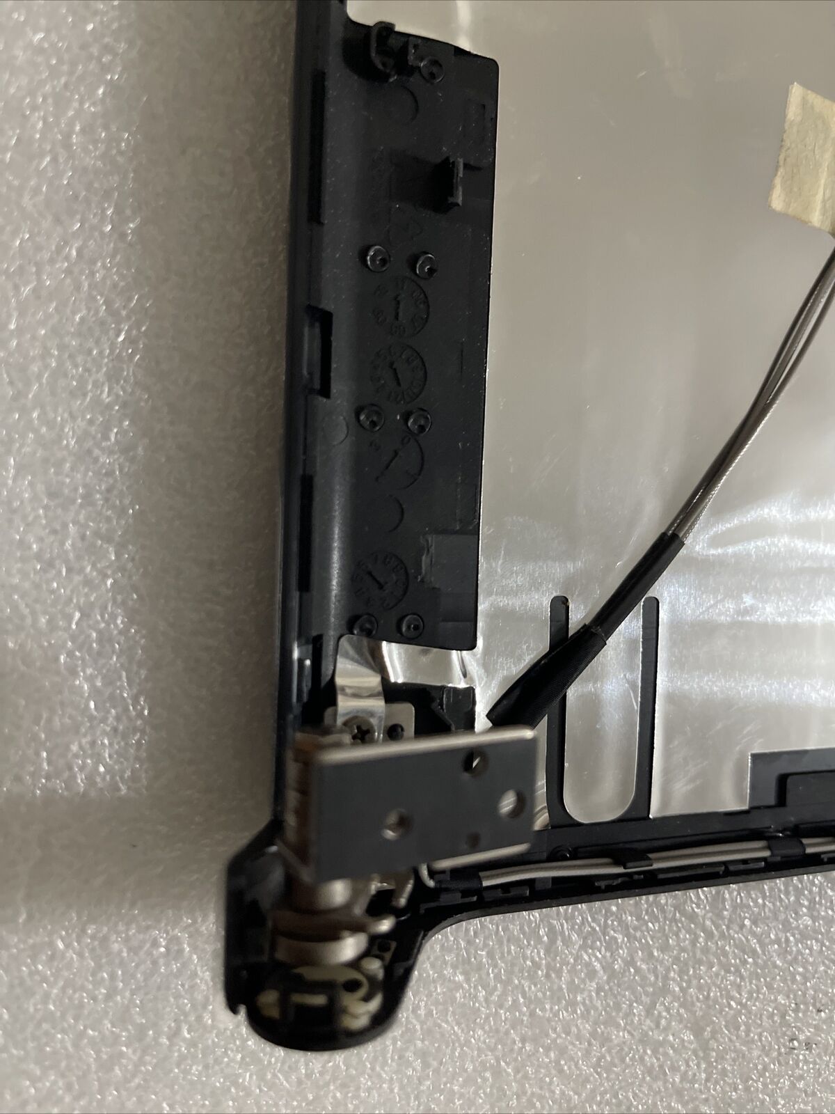 Dell Studio Chainlink Black 1458 1457 LCD Back Cover 7M3DT H5MWP 0H5MWP H1 B9