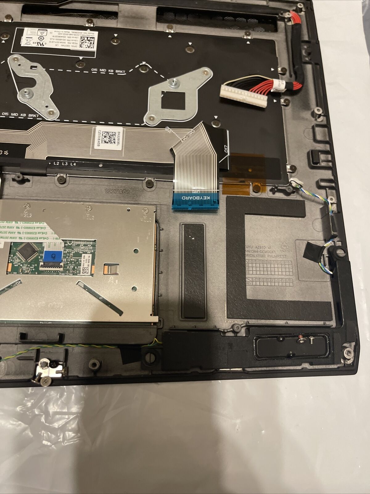 Genuine Dell Alienware M17 Laptop Palmrest Top Cover Assembly GYGKG 0GYGKG P8 T1