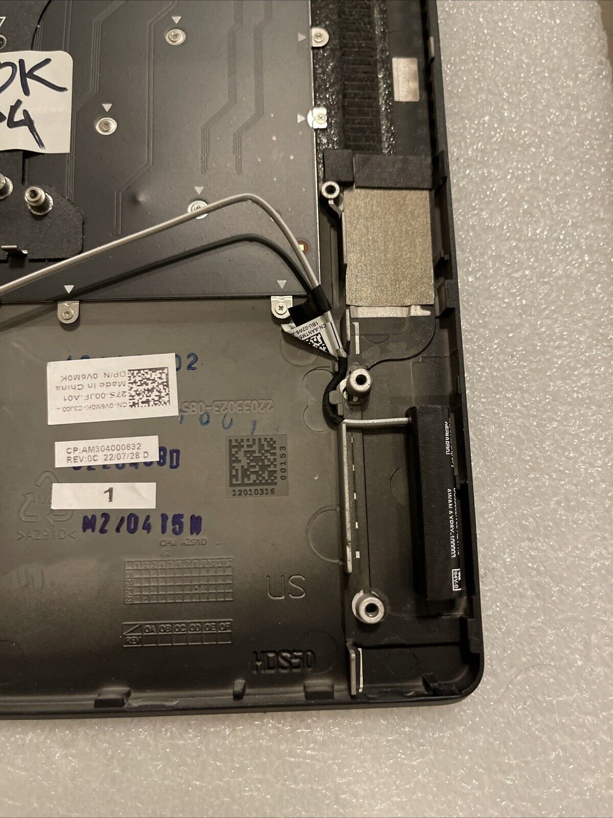 Genuine Dell Alienware x15 R1 Laptop Palmrest US RGB BCL Keyboard 0V6M0K JTP4