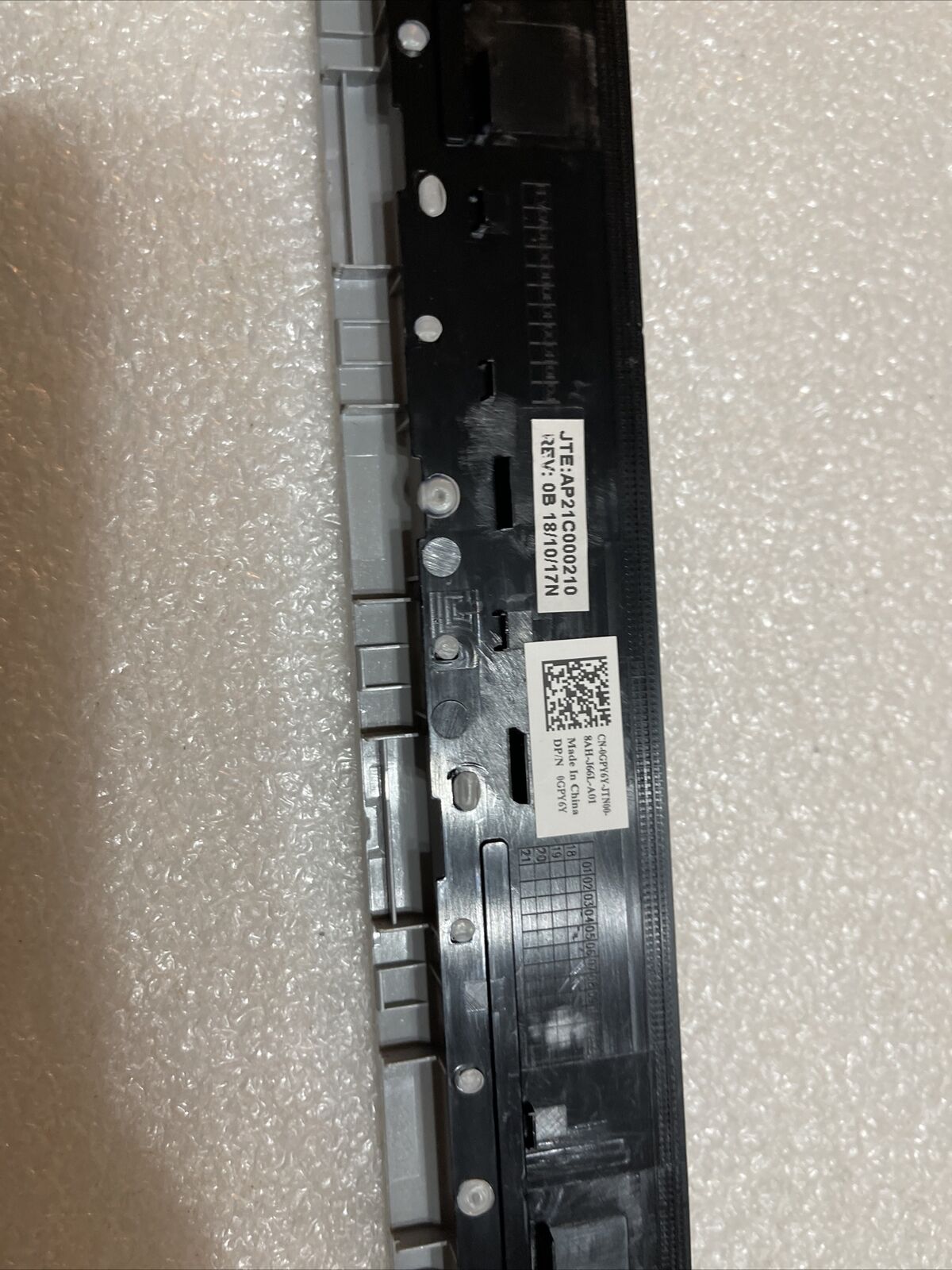 Genuine Dell Inspiron 15 5570 Laptop LCD Front Bezel Webcam Port GPY6Y 0GPY6Y N3