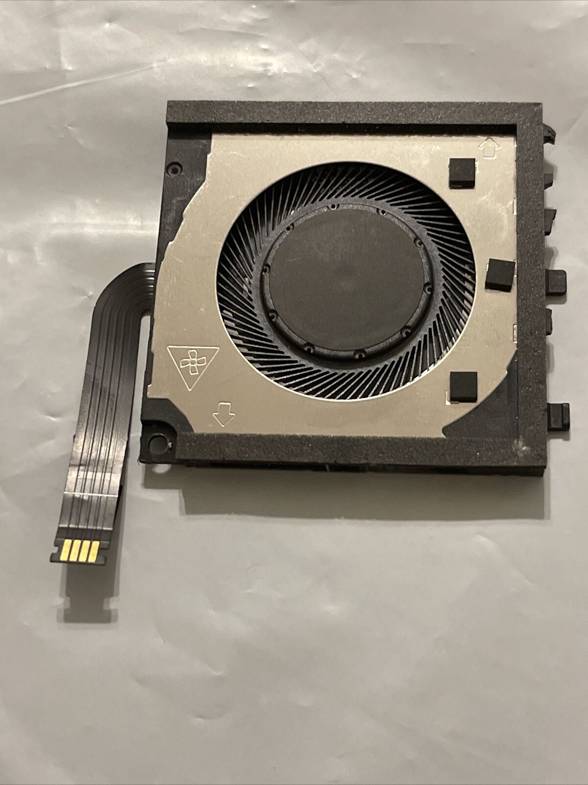 Genuine DELL latitude 7320 CPU cooling FAN Sunon DJ2D1 0DJ2D1 p5