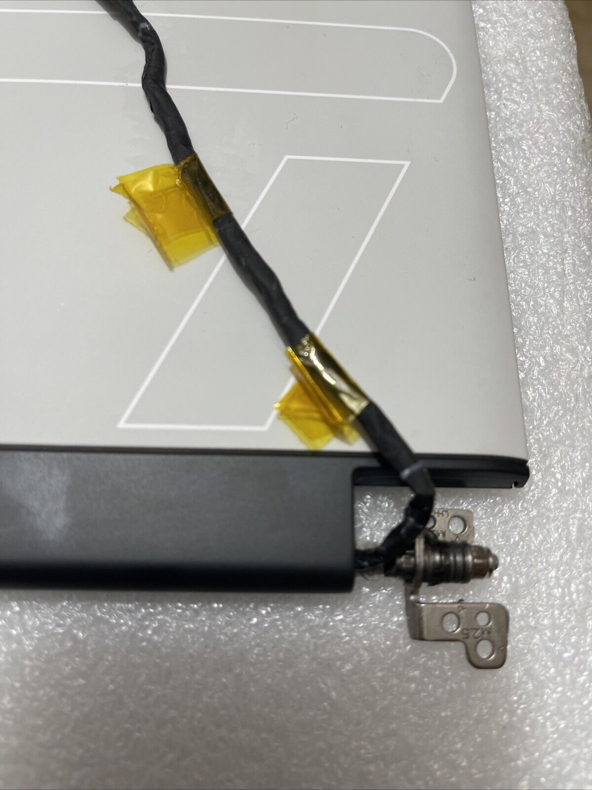 Dell Alienware M17 R4 FHD 360Hz LCD Screen Lunar White NT DD4YY 0DD4YY MG T8