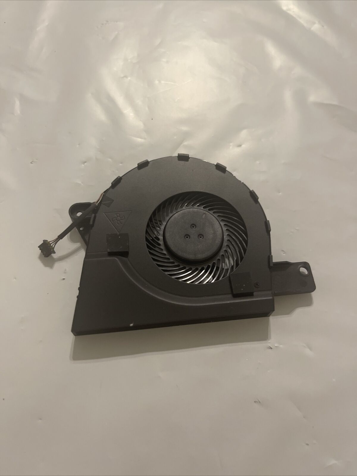 Genuine DELL latitude5580 M3520 Cpu Cooling Fan 0C5F86 C5F86 P2