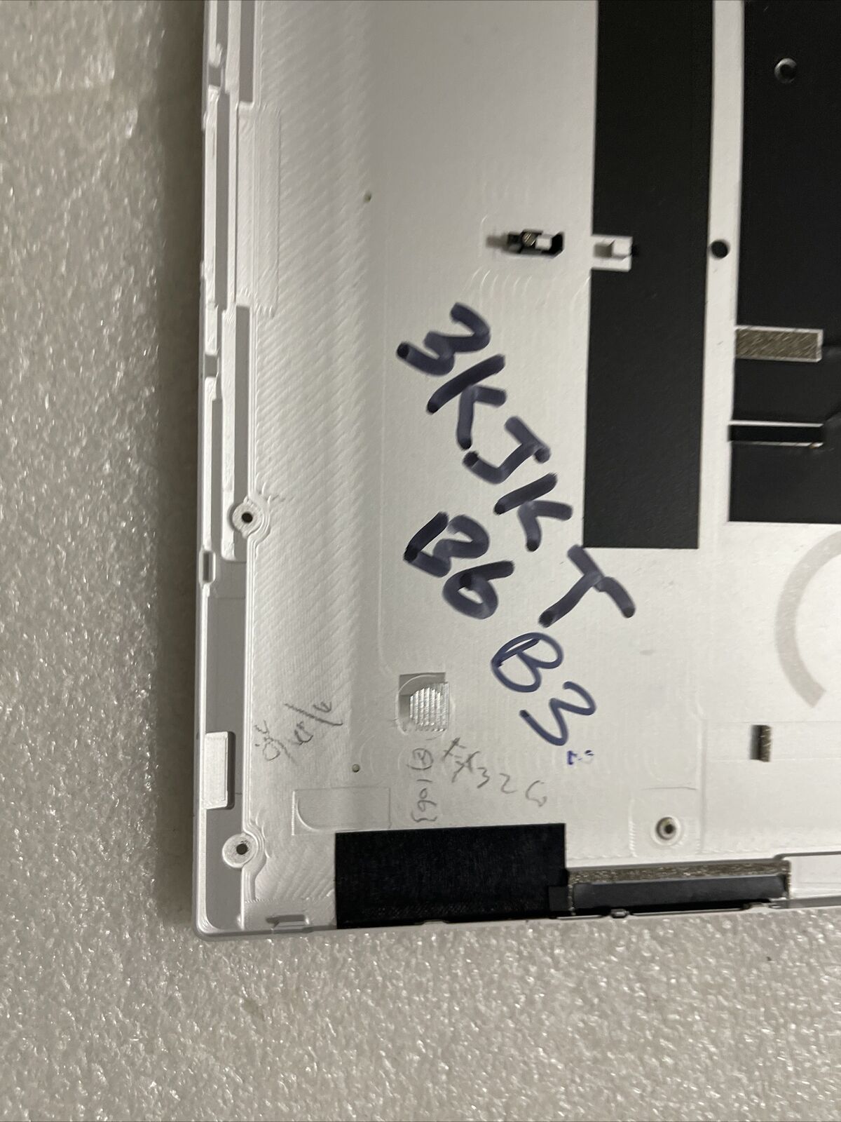 Genuine Dell Xps 9300 9310 Lower Base Bottom Case Cover 3KJK7 03KJK7 white B6 B3