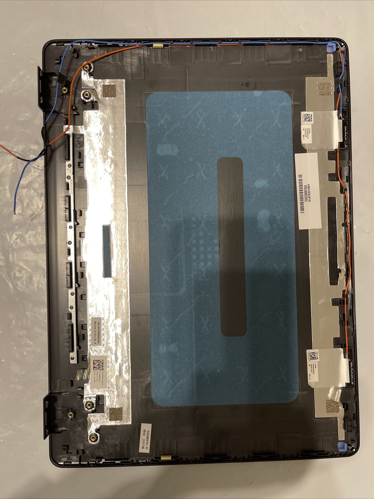 Genuine DELL Vostro 3501 top lid Cover without hinges 0Y5X09 Y5X09 C2 P1