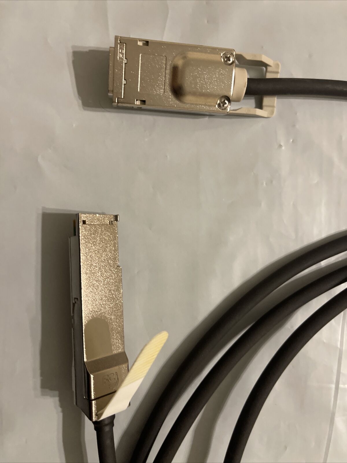 FCI 10117984 2030HLF NetApp QSFP Cable 3 meter passive copper ssf-8470 emc2