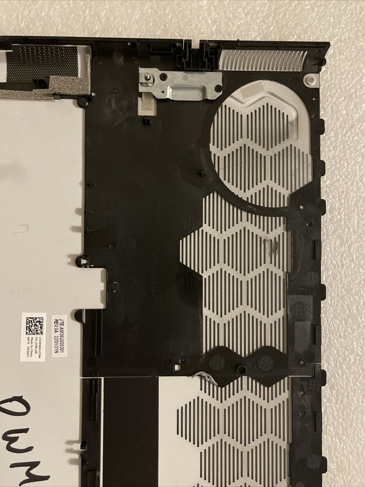 Genuine Dell Alienware M15 R5 Black Bottom Base Cover WM6X9 0WM6X9 H1 E1 Grade B