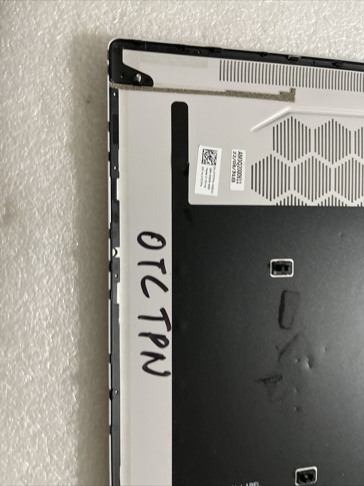 Genuine Dell Alienware X15 R1 R2 Bottom Base Cover TCTPN KW7Y1 0TCTPN H1 E1