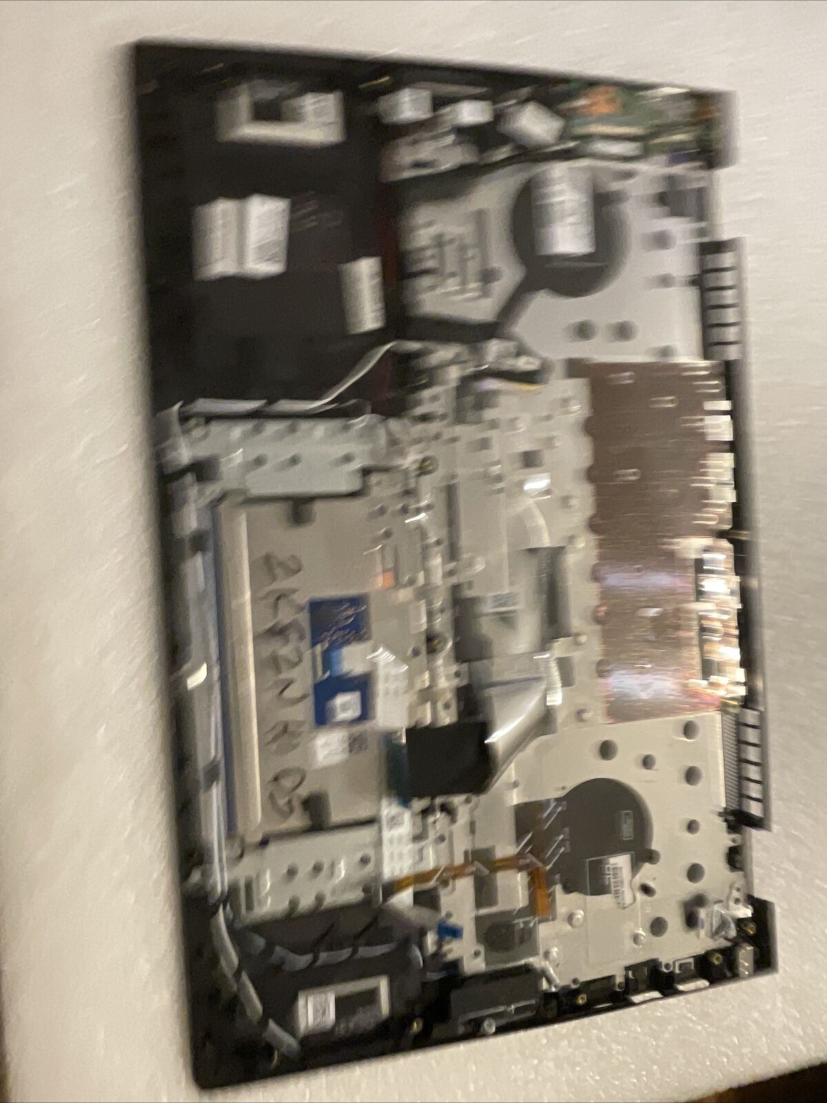 Genuine Dell Inspiron 15 7590 Palmrest US/EN BCL Keyboard SPEAKERS 2KF2N H1 D5