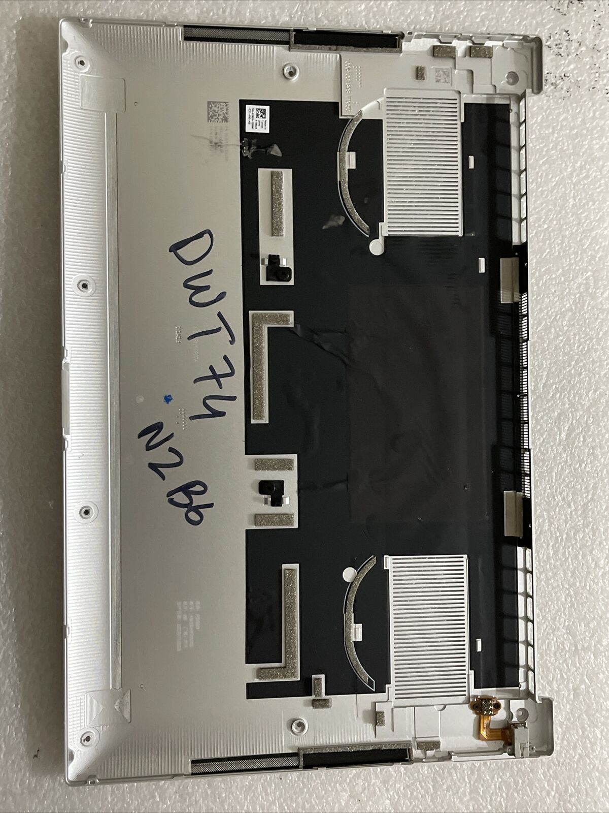 Genuine Dell XPS 9500 9510 Bottom Base Metal Cover Silver KVD7H DWT74 0DWT74 B6