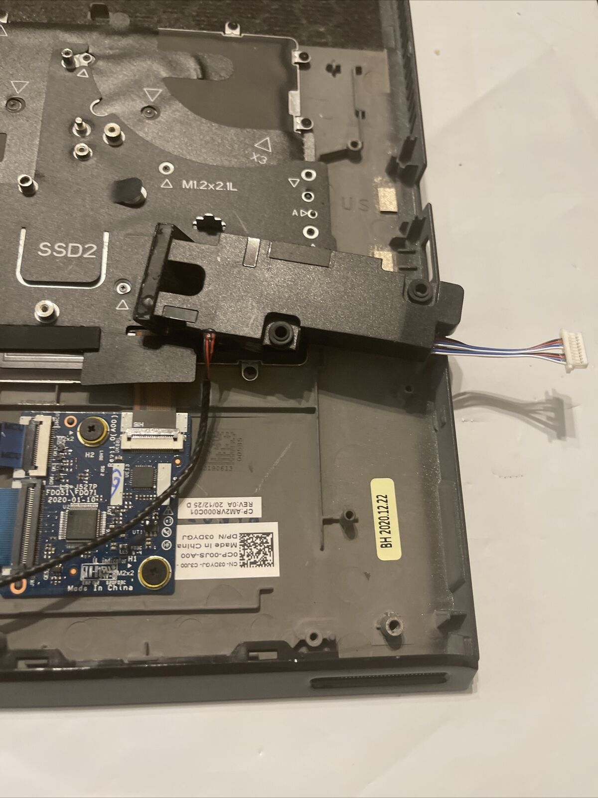 Dell Palmrest Keyboard Alienware15 M15 R3 Speakers/ extras 3DYGJ 03DYGJ P7 T3