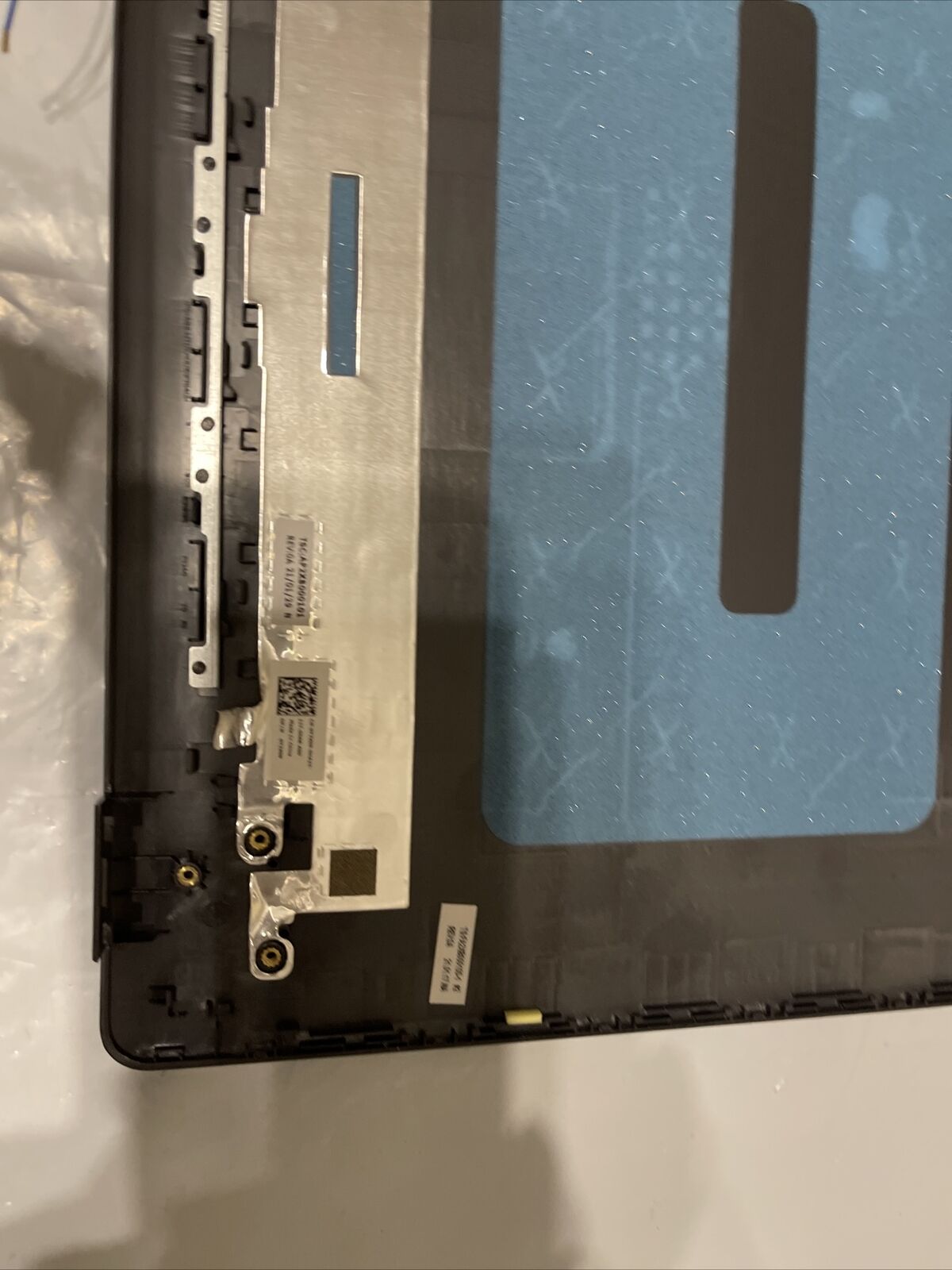 Genuine DELL Vostro 3501 top lid Cover without hinges 0Y5X09 Y5X09 C2 P1