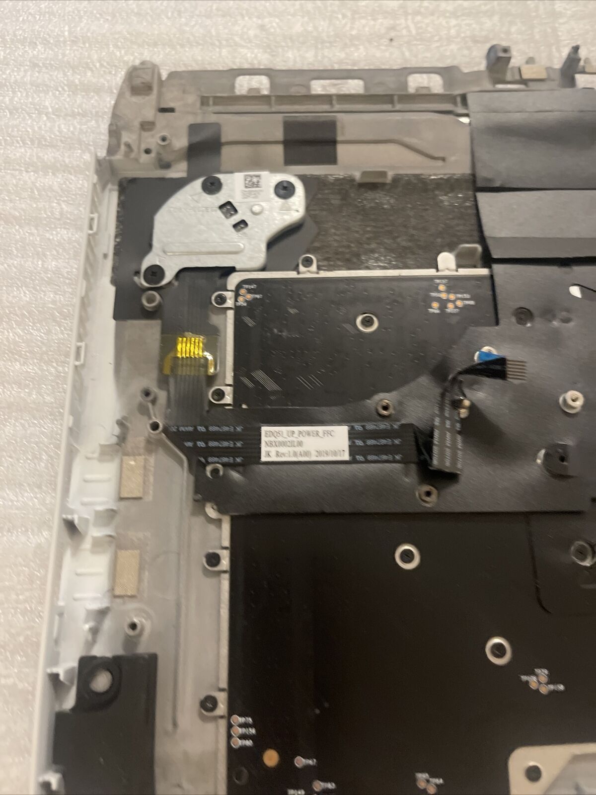 GENUINE DELL Alienware M15 R2 Palmrest US English Backlit Keyboard 0MVM8D H1 P5