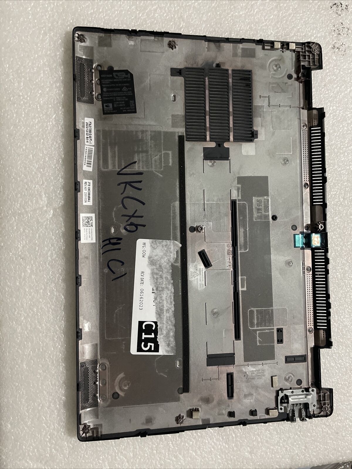 Genuine Dell Latitude 5530 E5530 Bottom base cover VKCX6 96V58 H1 C1