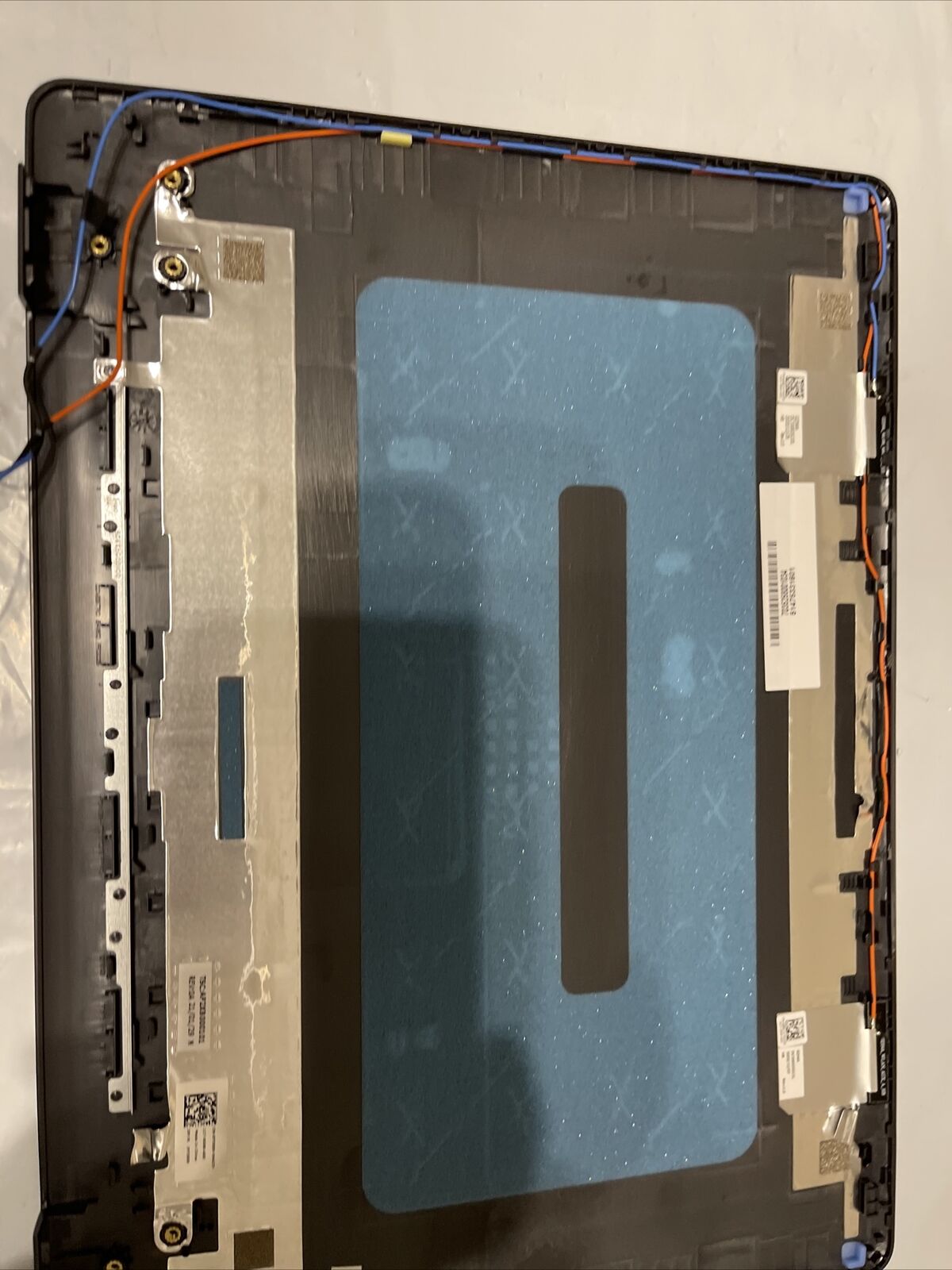 Genuine DELL Vostro 3501 top lid Cover without hinges 0Y5X09 Y5X09 C2 P1