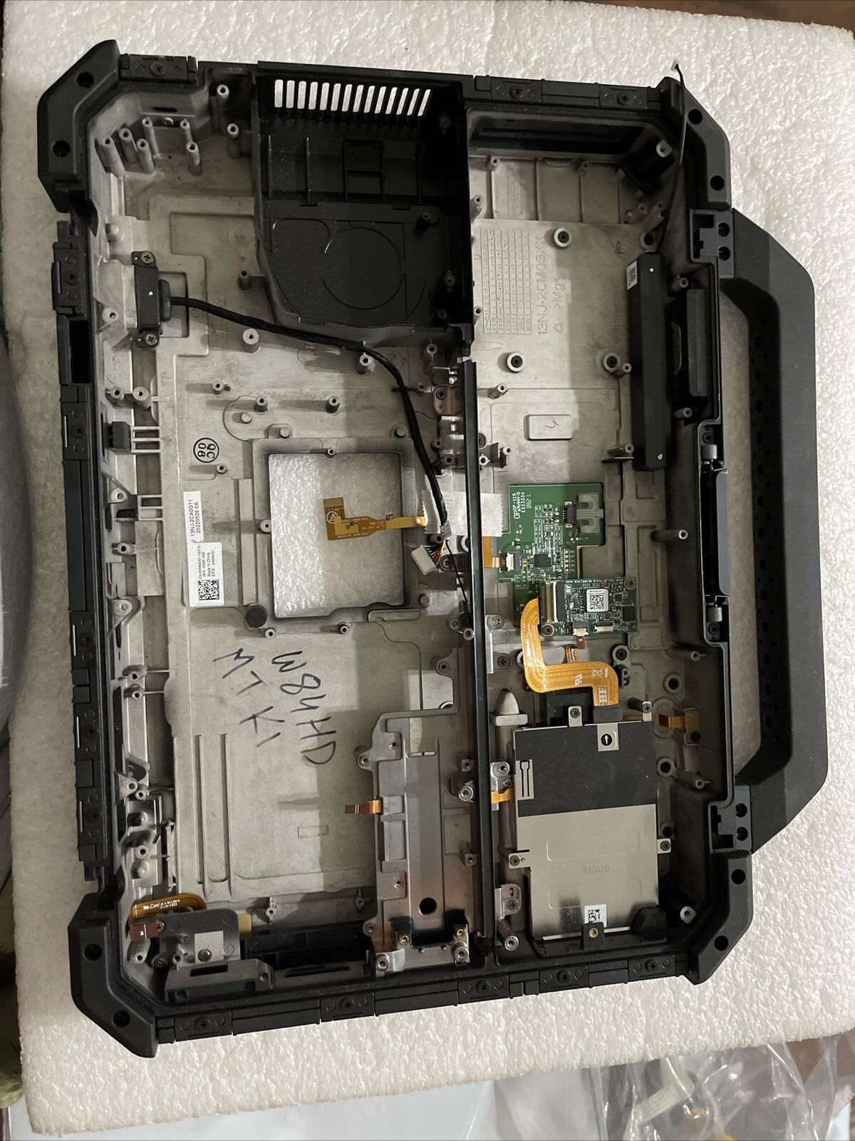 Genuine Dell Latitude 14 Extreme Rugged 7424 Palmrest Touchpad Handle W84HD MTK1