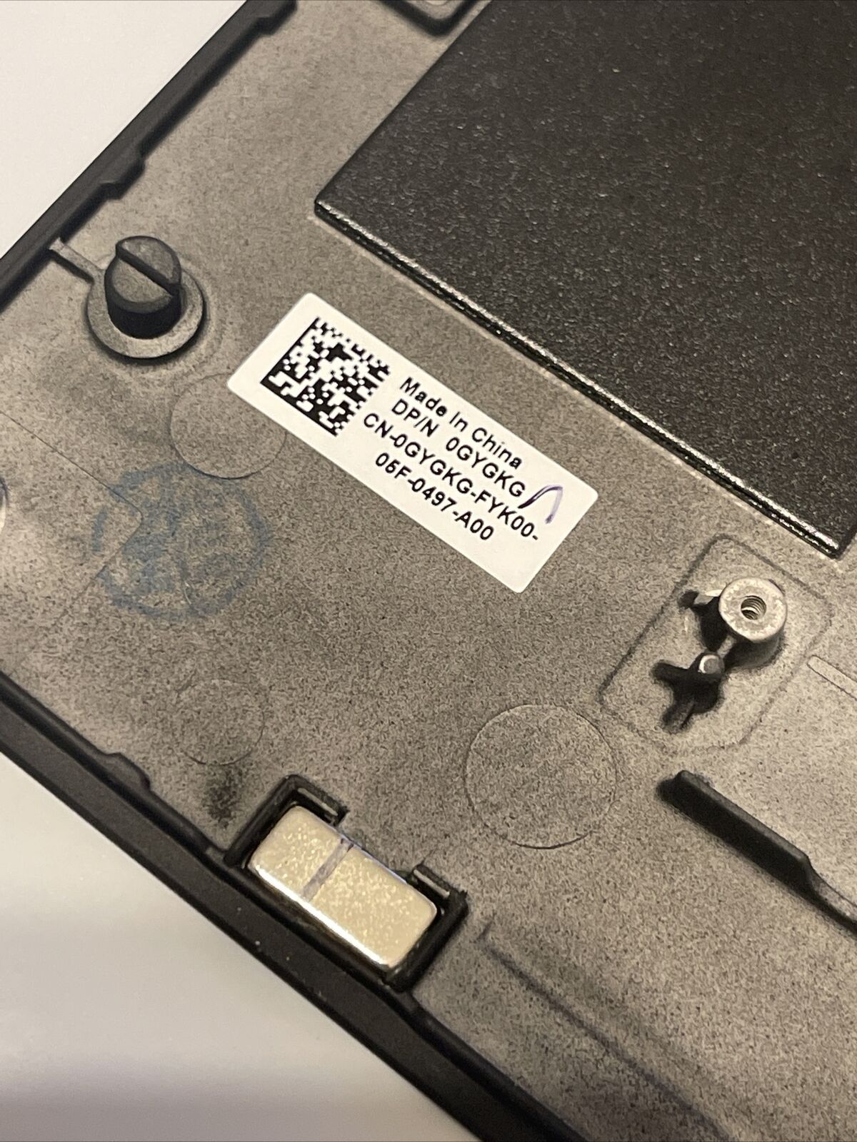 Genuine Dell Alienware M17 Laptop Palmrest Top Cover Assembly GYGKG 0GYGKG P4 T1