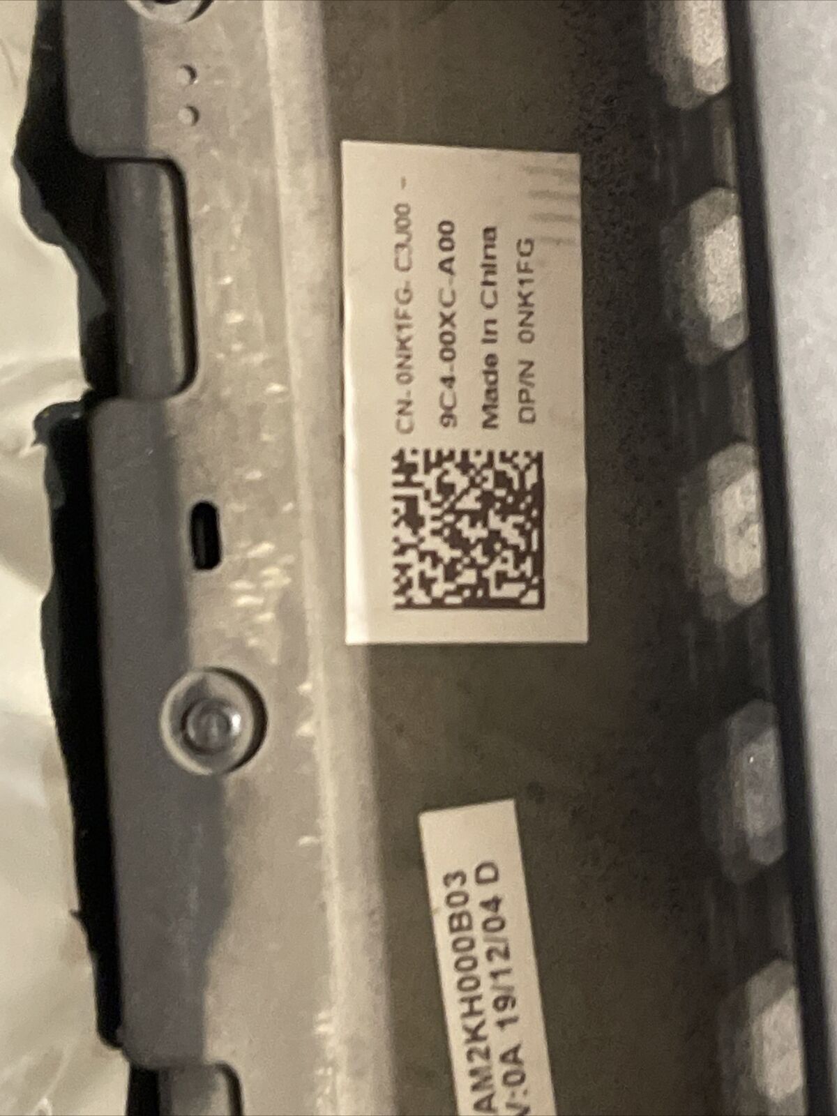 Genuine - Dell Alienware M15 R2 Black Hinges Cover P/N: 0NK1FG AM2KH000B02 NK1FG