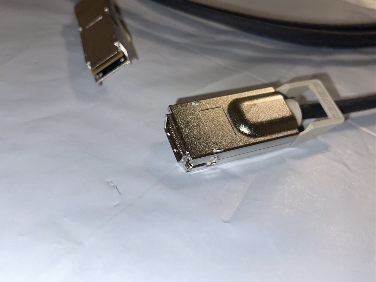 FCI 10117984 2030HLF NetApp QSFP Cable 3 meter passive copper ssf-8470 emc2