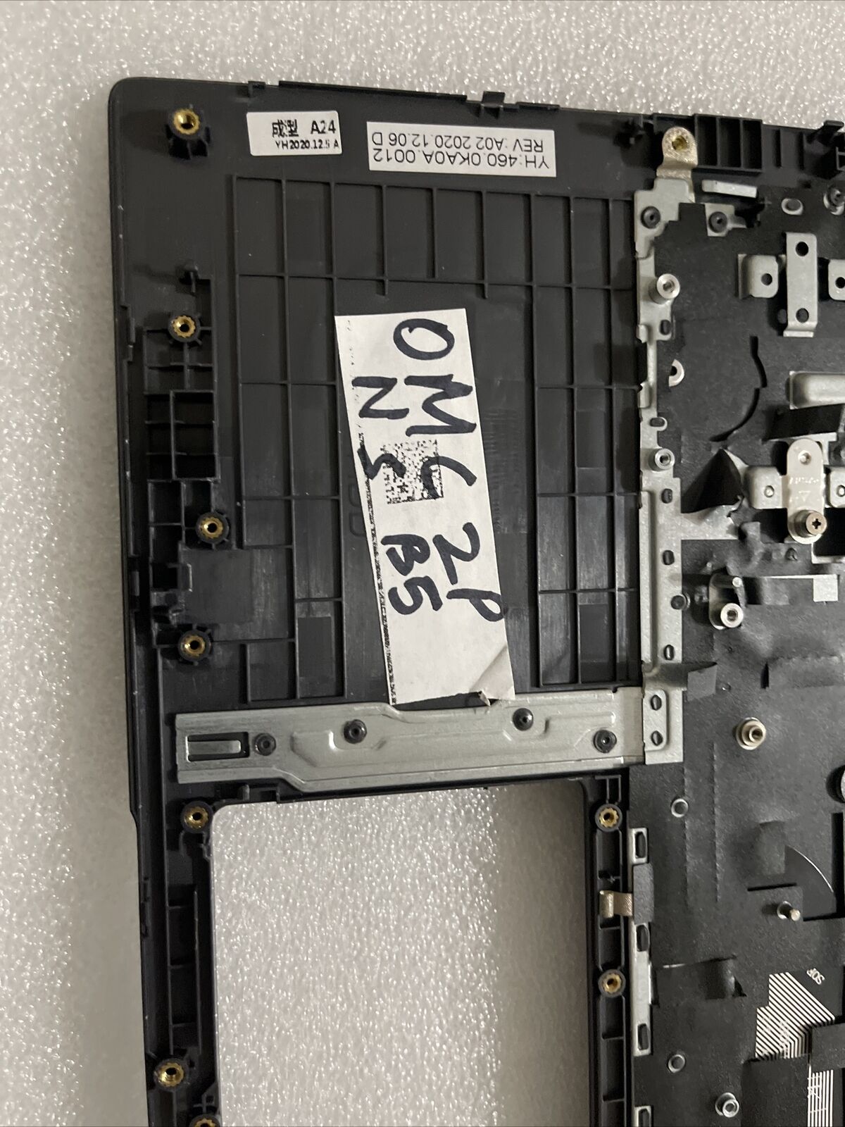 Genuine Dell Latitude 3410 E3410 Laptop Palmrest Spanish Keyboard 0MC2P NSb5