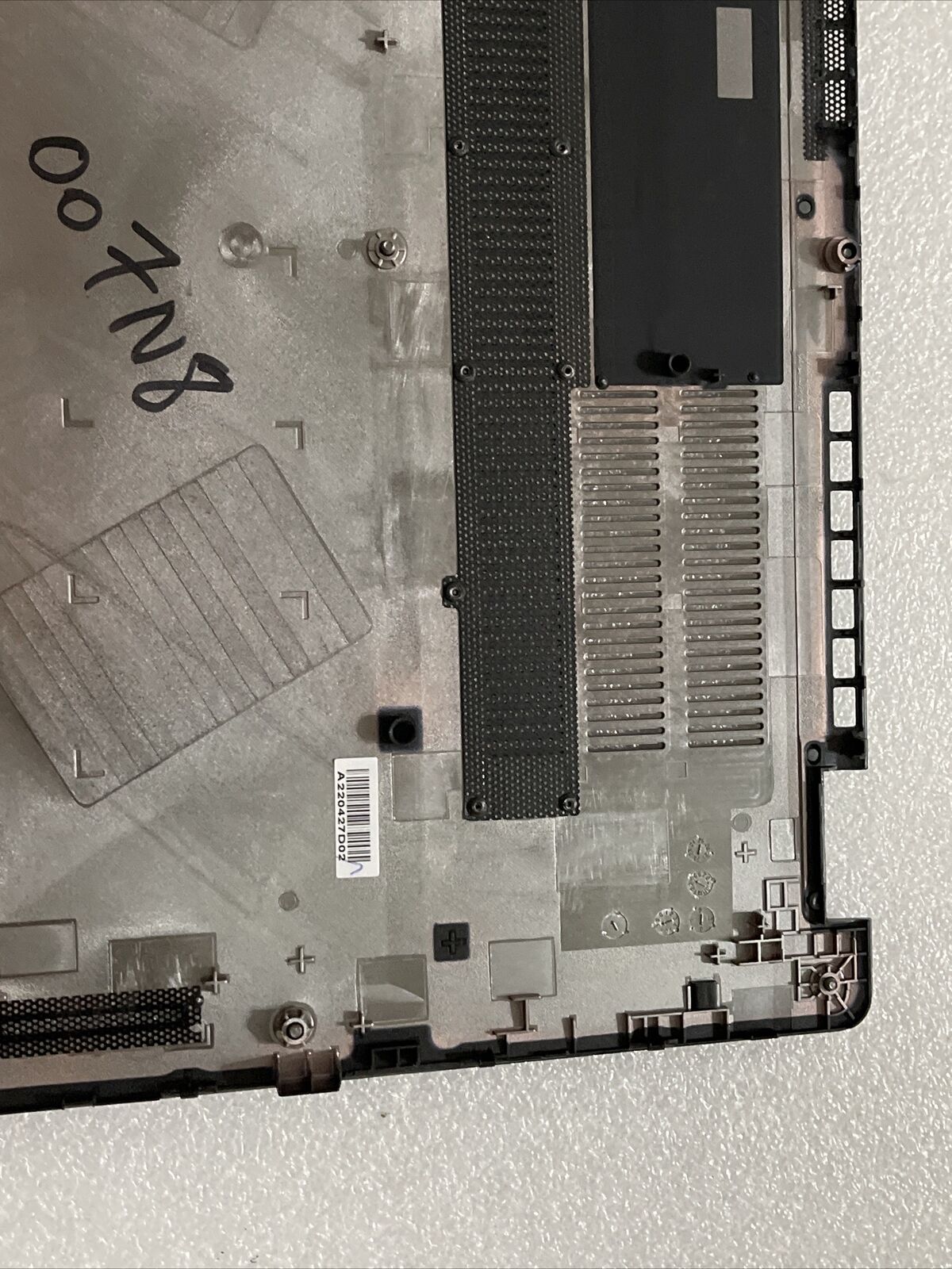 Genuine Dell Latitude 5320 Laptop Bottom Base Lower Cover 007N8 0007N8 H1C1S1