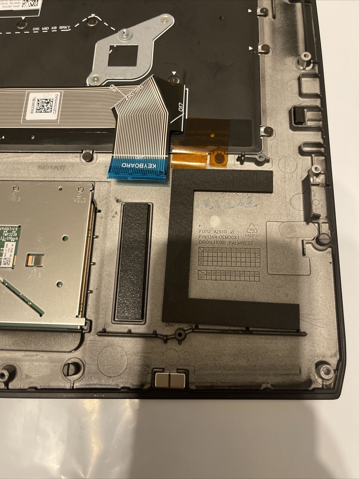 Genuine Dell Alienware M17 Laptop Palmrest Top Cover Assembly GYGKG 0GYGKG P4 T3