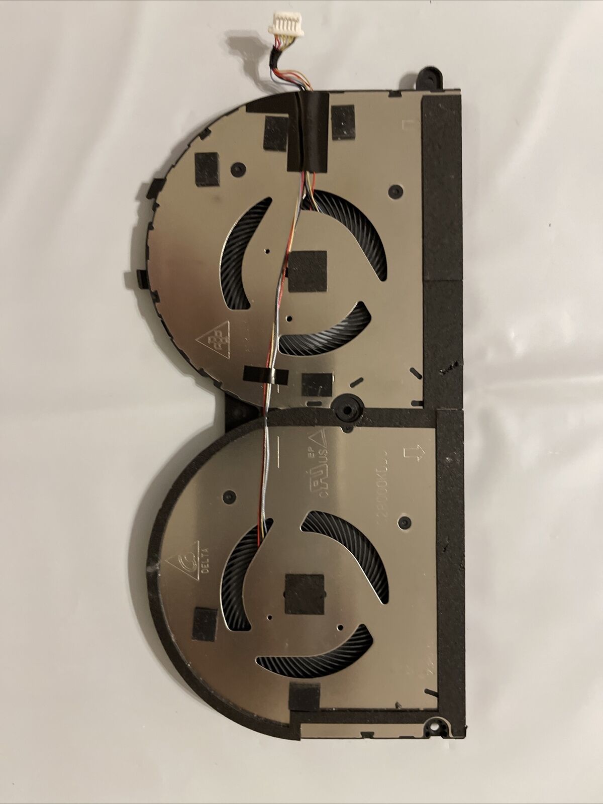 Dell XPS 15 9575 Dual Cooling Fan Assembly DC28000KDD0 P354T 0P354T