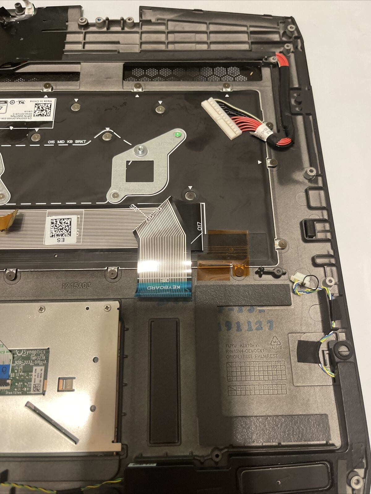 Genuine Dell Alienware M17 Laptop Palmrest Top Cover Assembly GYGKG 0GYGKG P6 T4