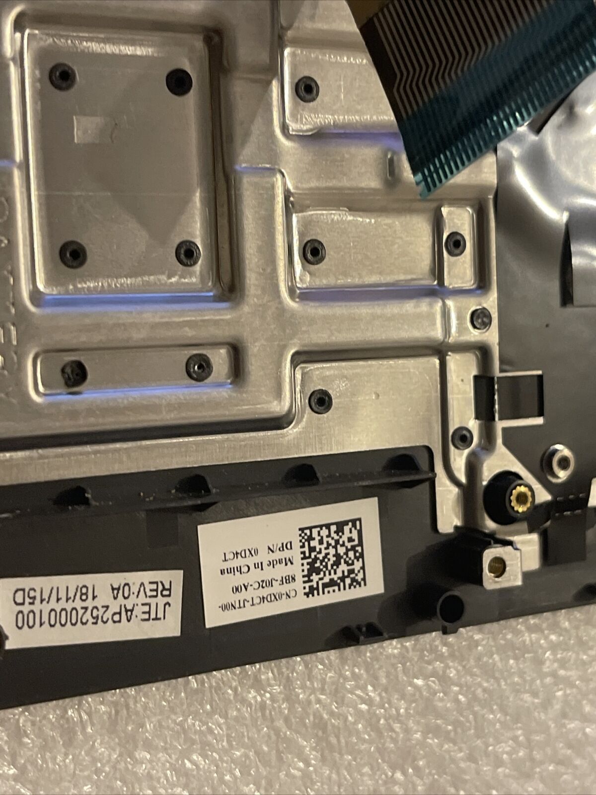 Dell Inspiron 14 7460 Palmrest English Backlit Keyboard 9M5T1 XD4CT H1 P4