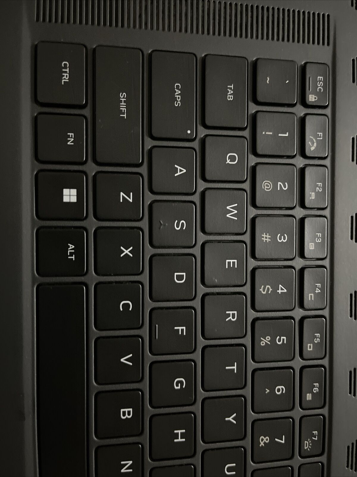 Genuine Dell Alienware x17 R2 US English Keyboard Palmrest 0346YC 346YC H2P2
