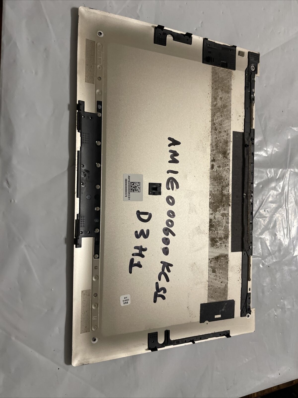 GENUIN LENOVO BACK COVER YOGA C940-14IIL 81Q9 0B9BT0000124 AM1ED000100 ata D3 H1