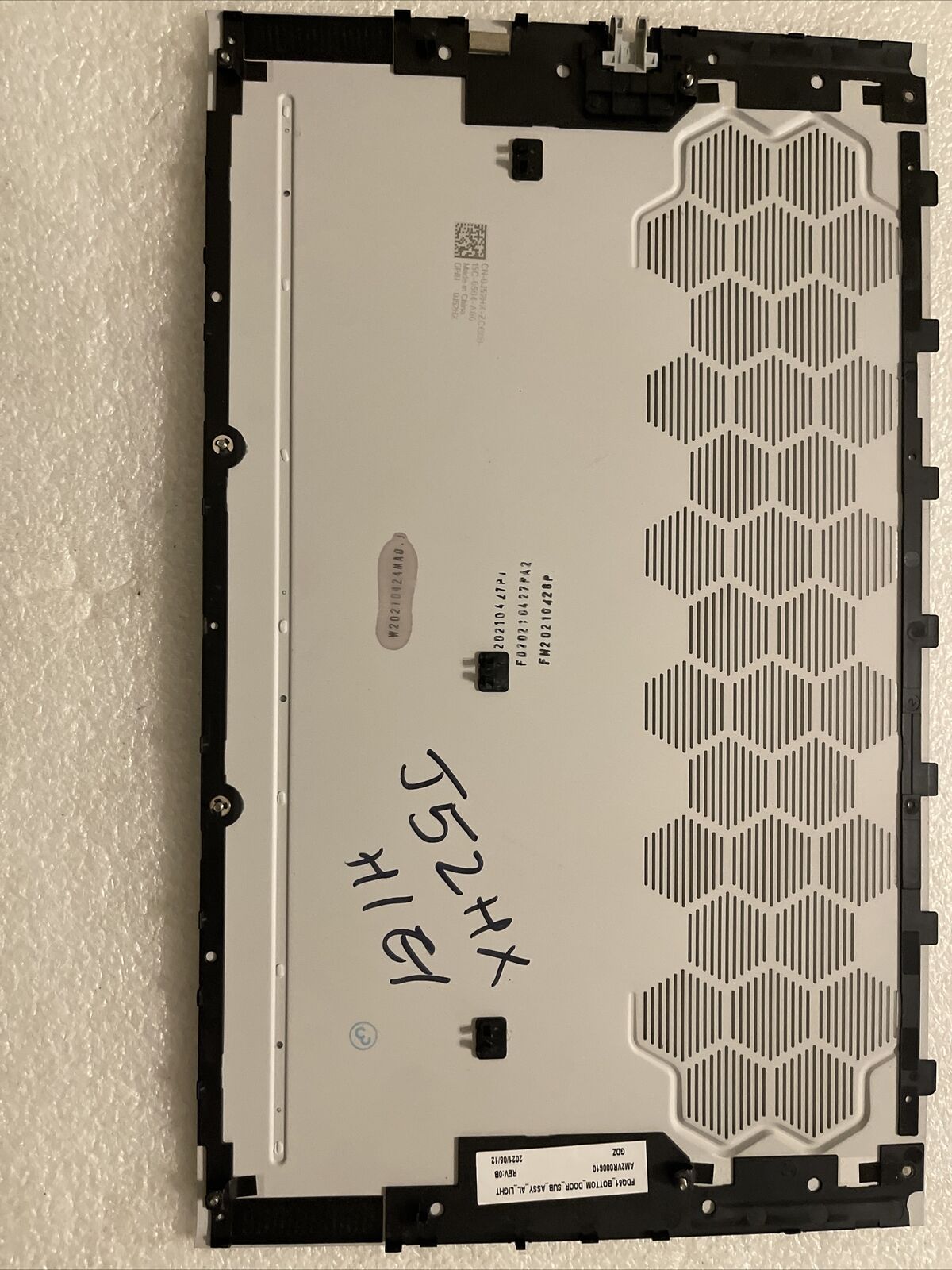 Dell Alienware M15 R3 Laptop Lower Bottom Base Case White J52HX 0J52HX H1 E1