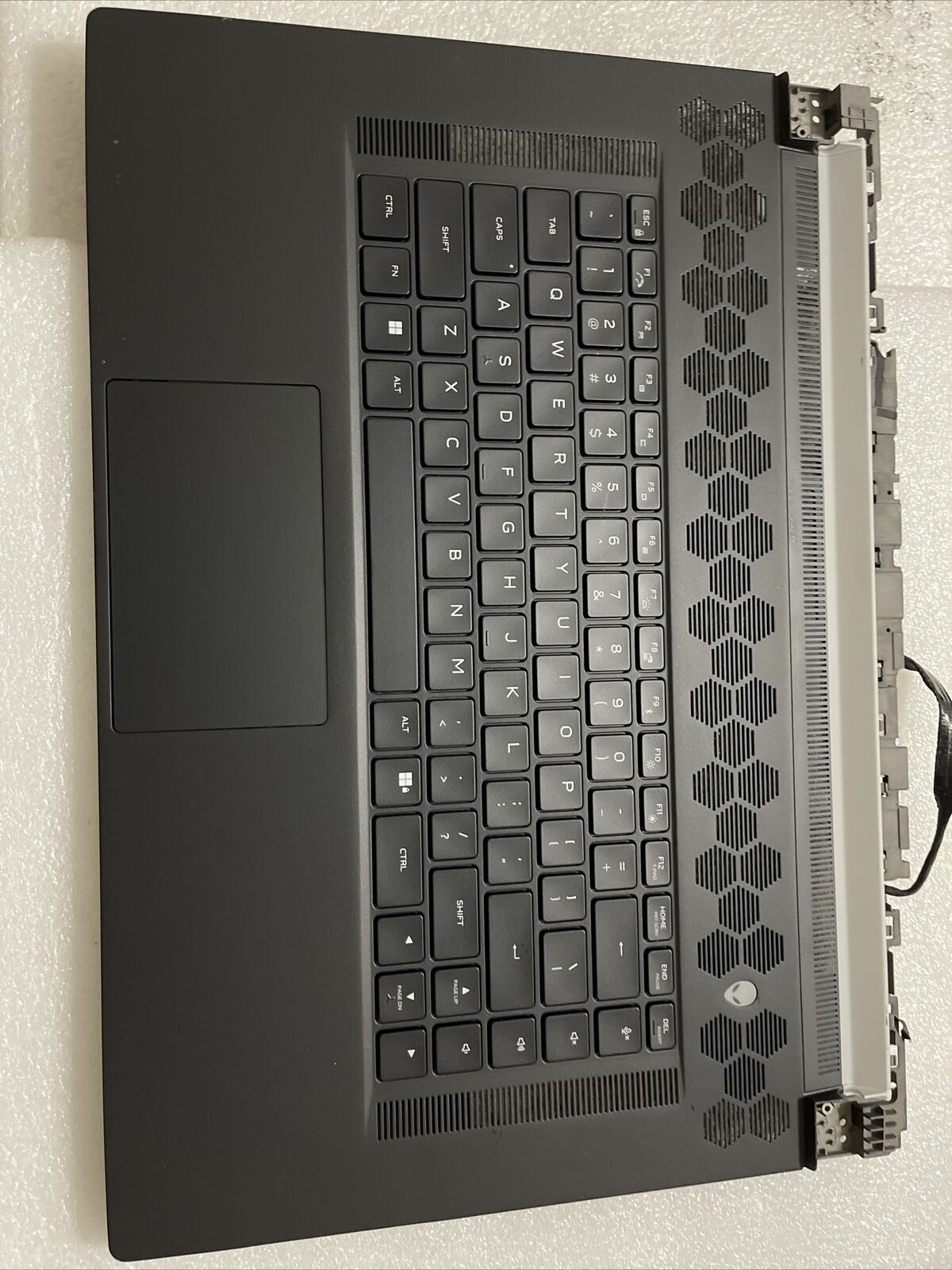 Dell Alienware x17 R2 Laptop Palmrest Touchpad US English Keyboard 346YC N6P1